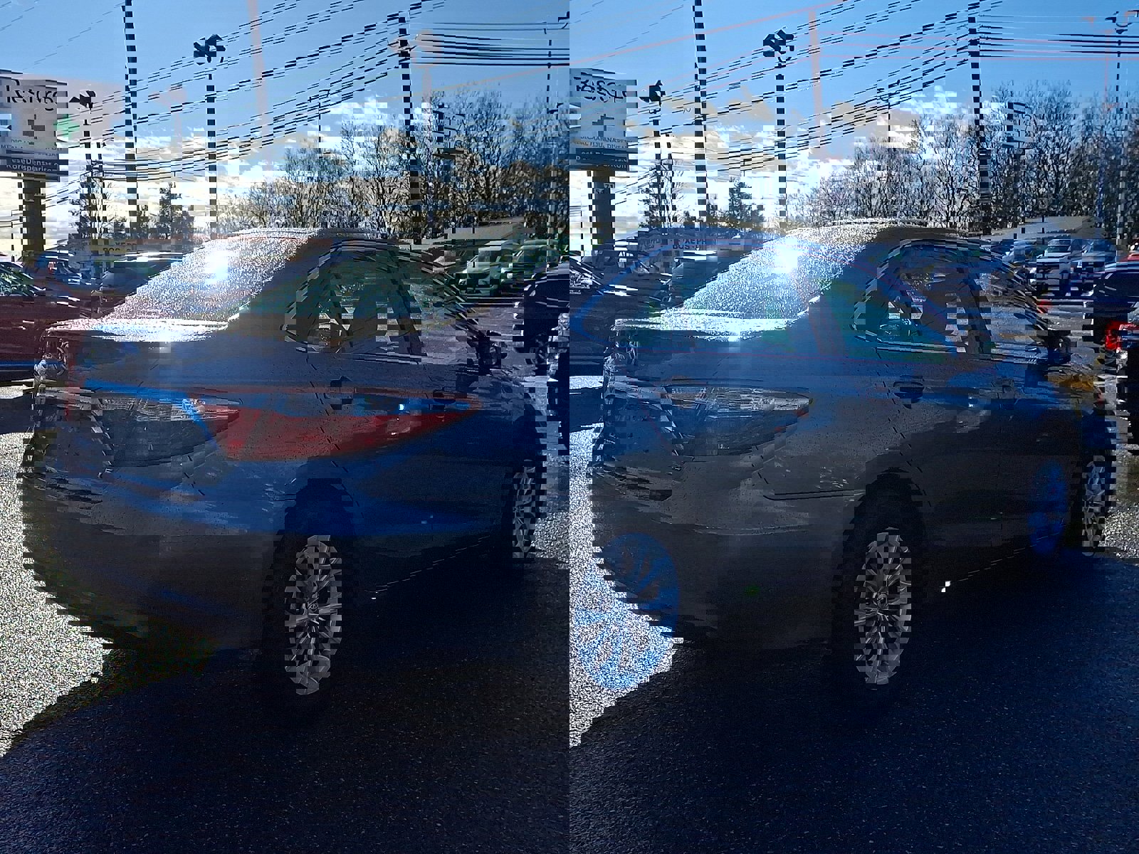 Used 2015 Toyota Camry LE image 3