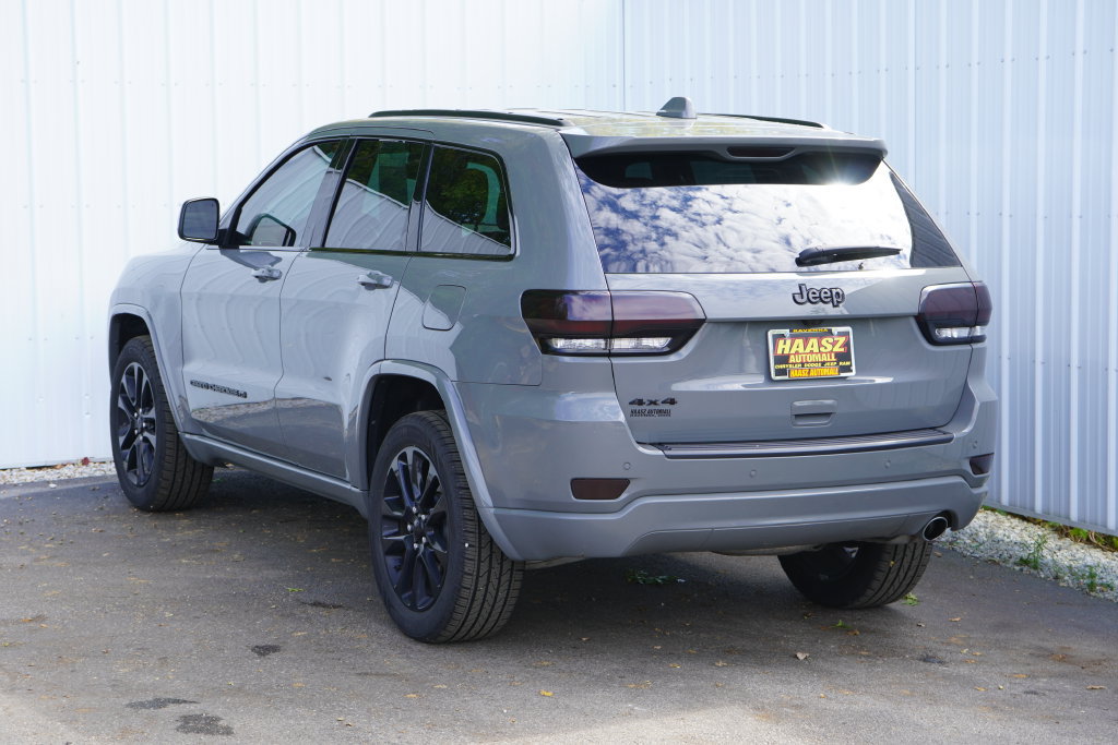Used 2022 Jeep Grand Cherokee Laredo X AWD/4WD image 4