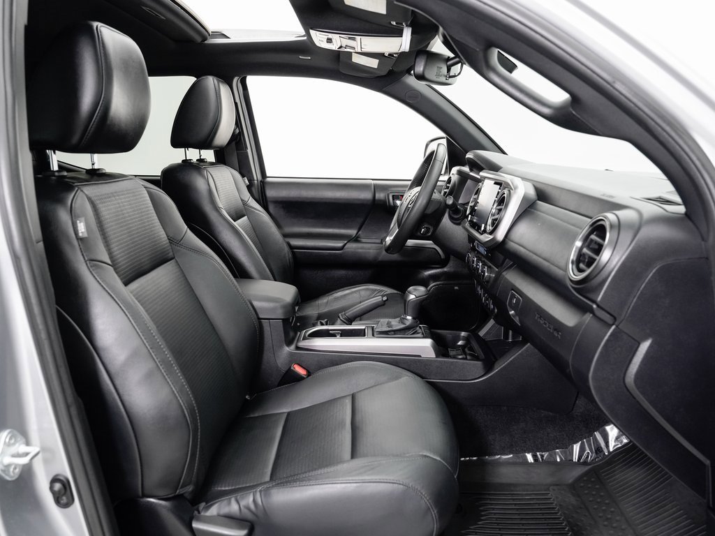 Used 2021 Toyota Tacoma Limited image 23