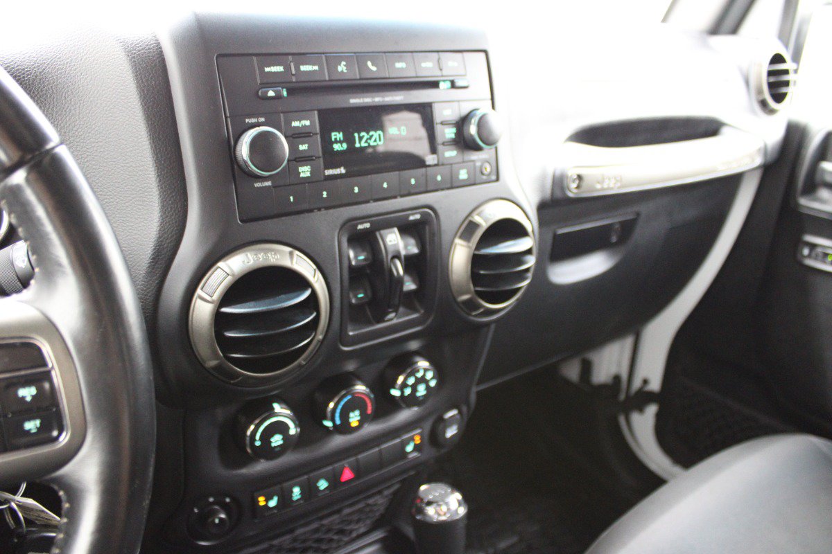 Used 2018 Jeep Wrangler Unlimited Sport AWD/4WD image 17