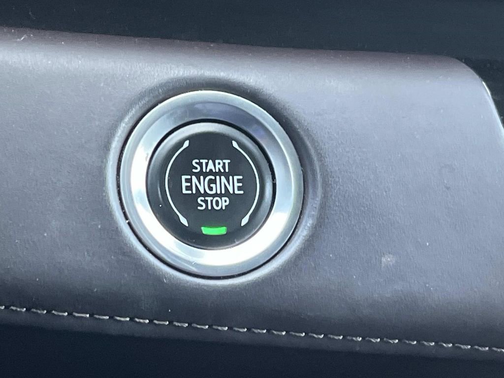 Used 2022 Cadillac Escalade Premium Luxury Platinum image 37