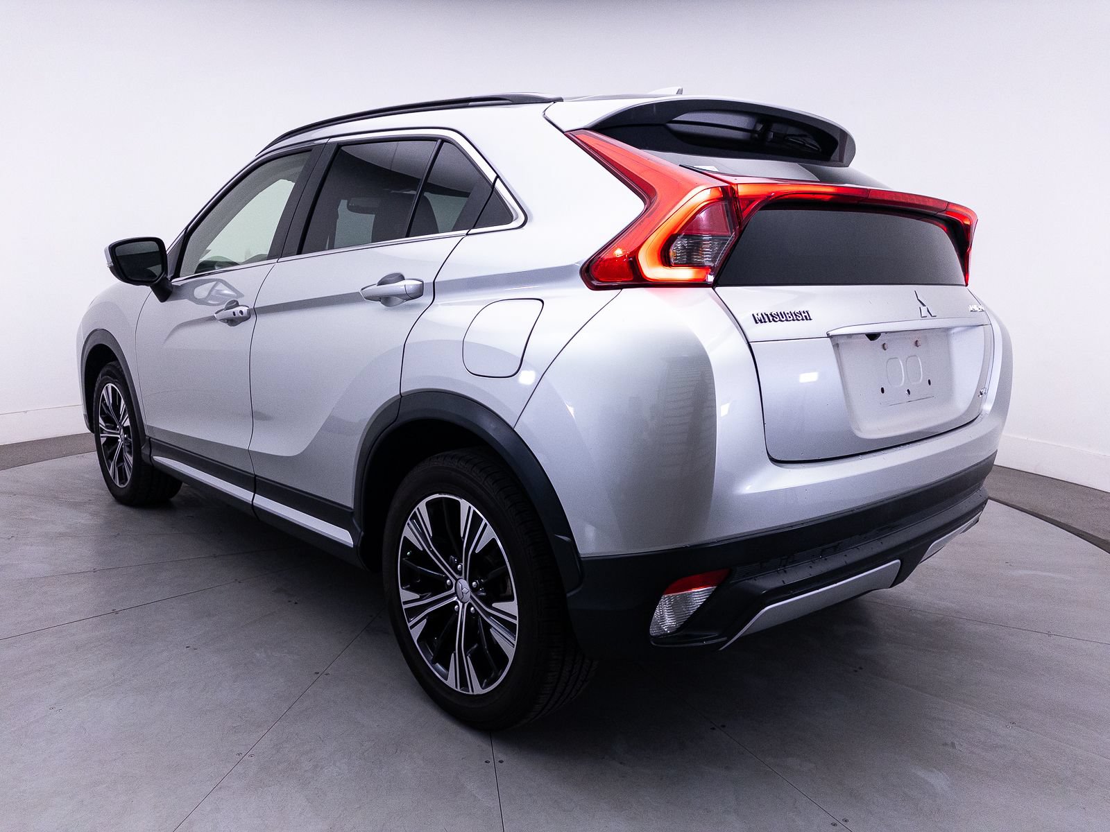 Used 2018 Mitsubishi Eclipse Cross SEL AWD/4WD image 17