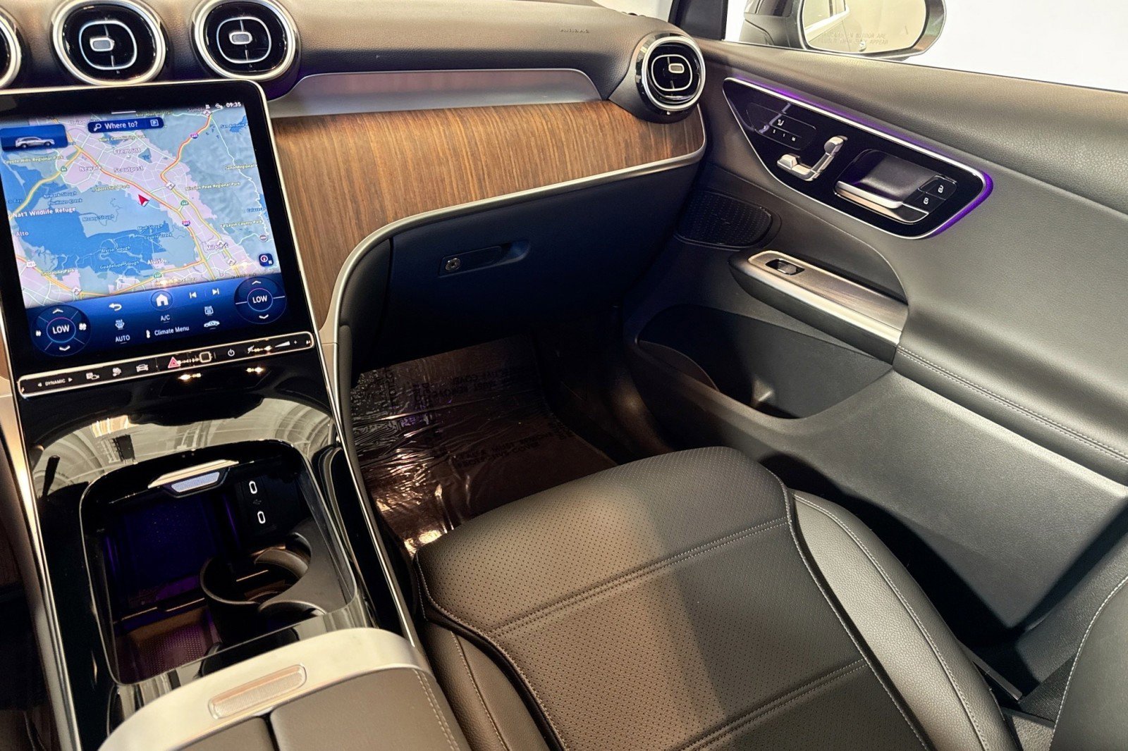 Certified 2025 Mercedes-Benz GLC 350e 4MATIC image 21