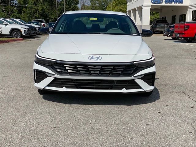 New 2025 Hyundai Elantra SEL image 2