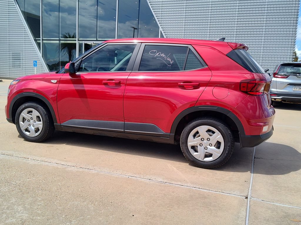 Used 2020 Hyundai Venue SE FWD image 5