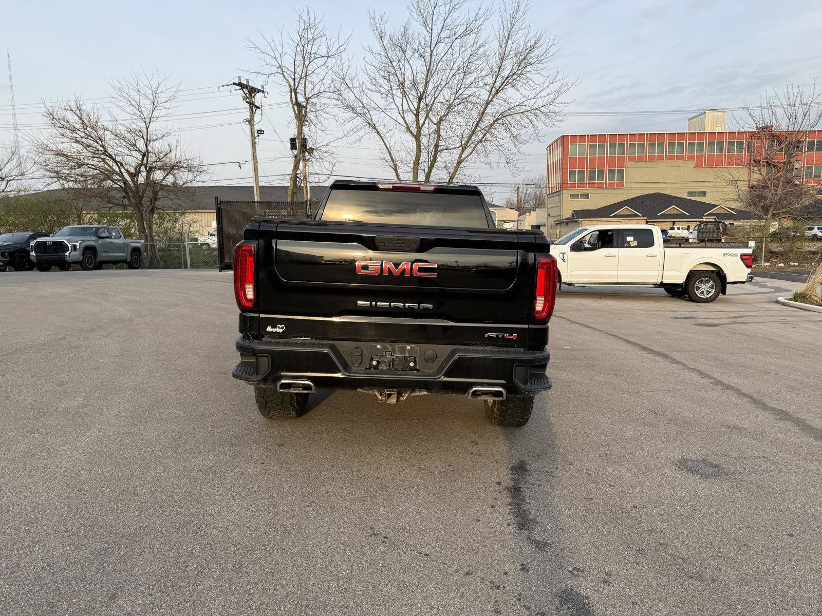 Used 2021 GMC Sierra 1500 AT4 image 4