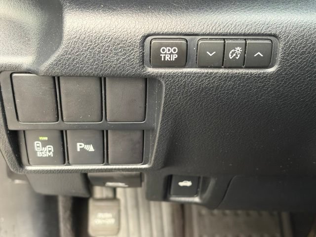 Used 2016 Lexus IS 300 AWD w/ Luxury Package image 32