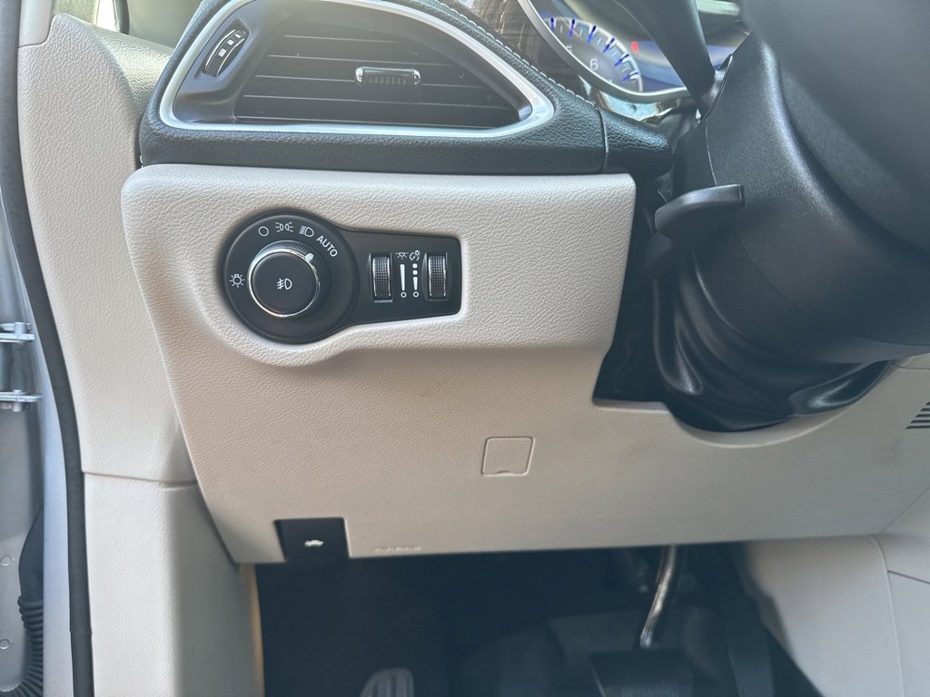 Used 2022 Chrysler Pacifica Limited image 14