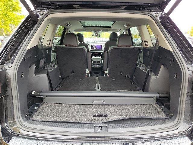 Certified 2025 Volkswagen Atlas Peak Edition SE image 27