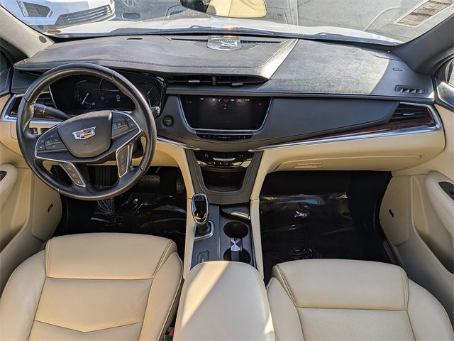 Used 2018 Cadillac XT5 Luxury w/ Driver Awareness Package image 15