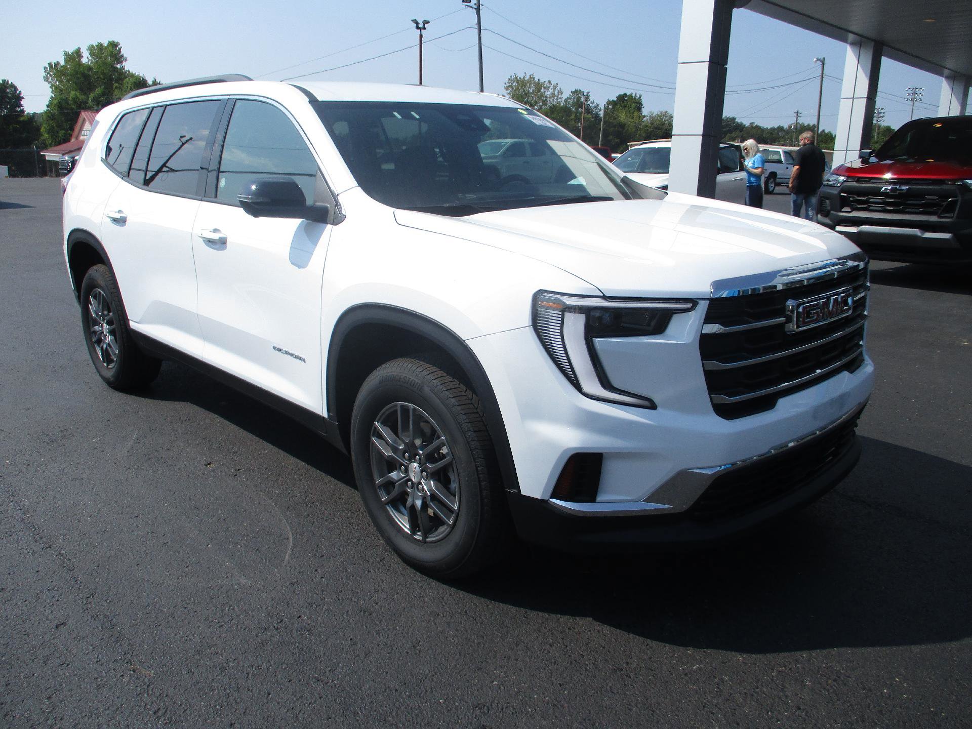 Used 2025 GMC Acadia Elevation image 9