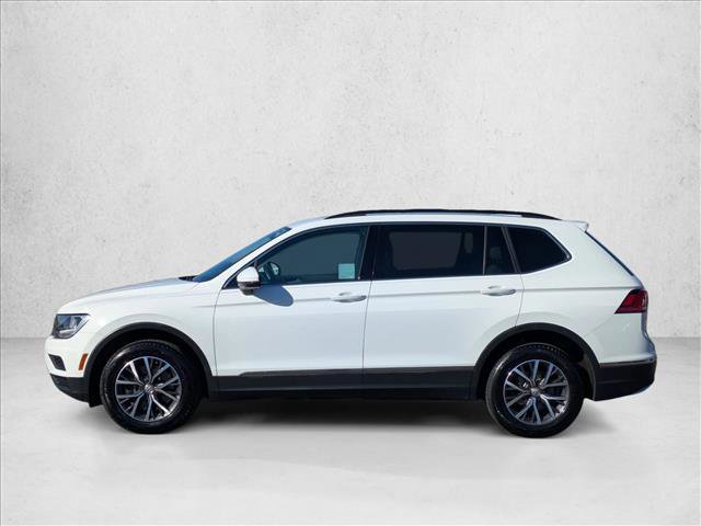 Used 2020 Volkswagen Tiguan SE w/ Panoramic Sunroof Package image 9