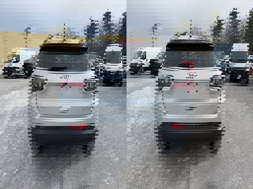 New 2026 Jeep Compass Limited image 7