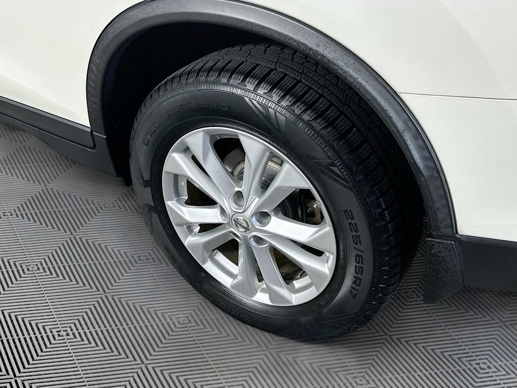 Used 2016 Nissan Rogue SV w/ SV Premium Package FWD image 38