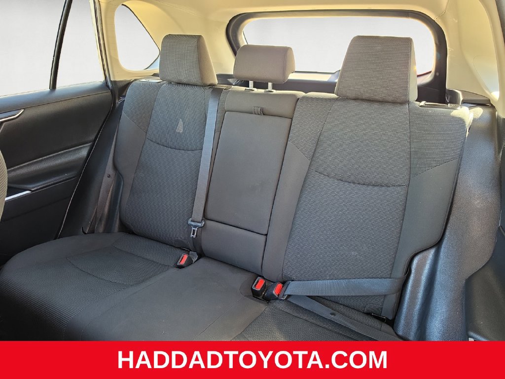 Used 2022 Toyota RAV4 LE AWD/4WD image 14