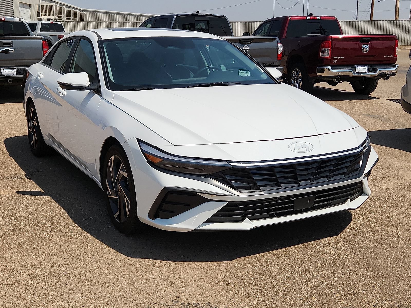 Used 2025 Hyundai Elantra Limited FWD image 5