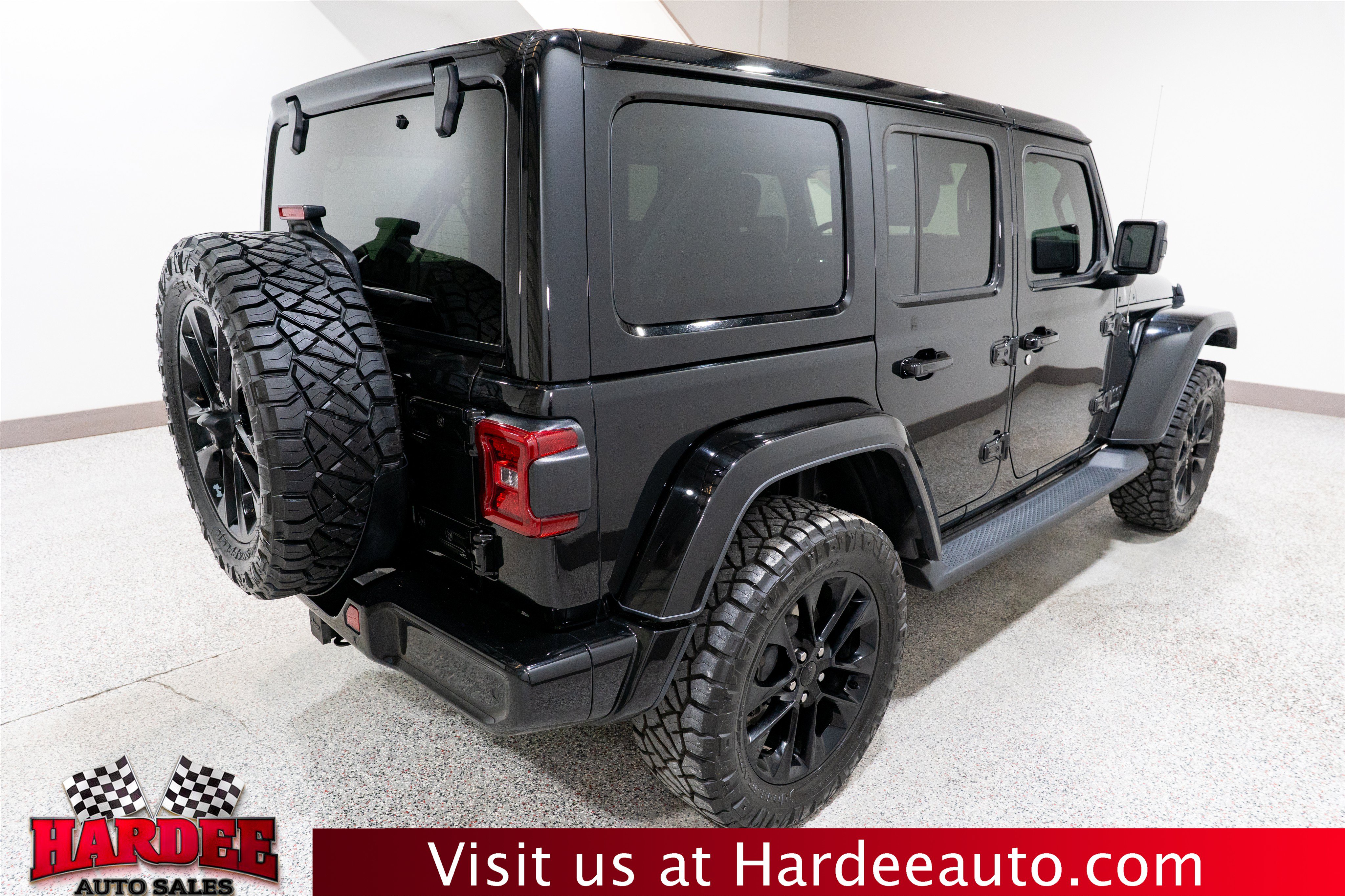 Used 2021 Jeep Wrangler Unlimited Sahara AWD/4WD image 5