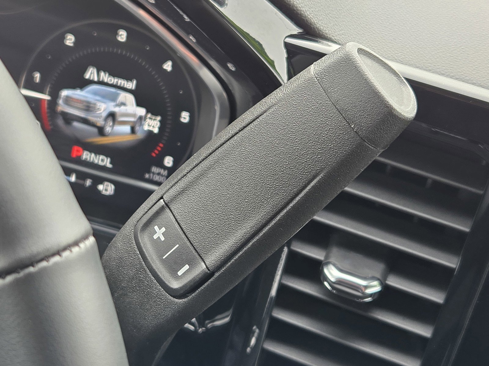 Used 2025 GMC Sierra 1500 Elevation image 23