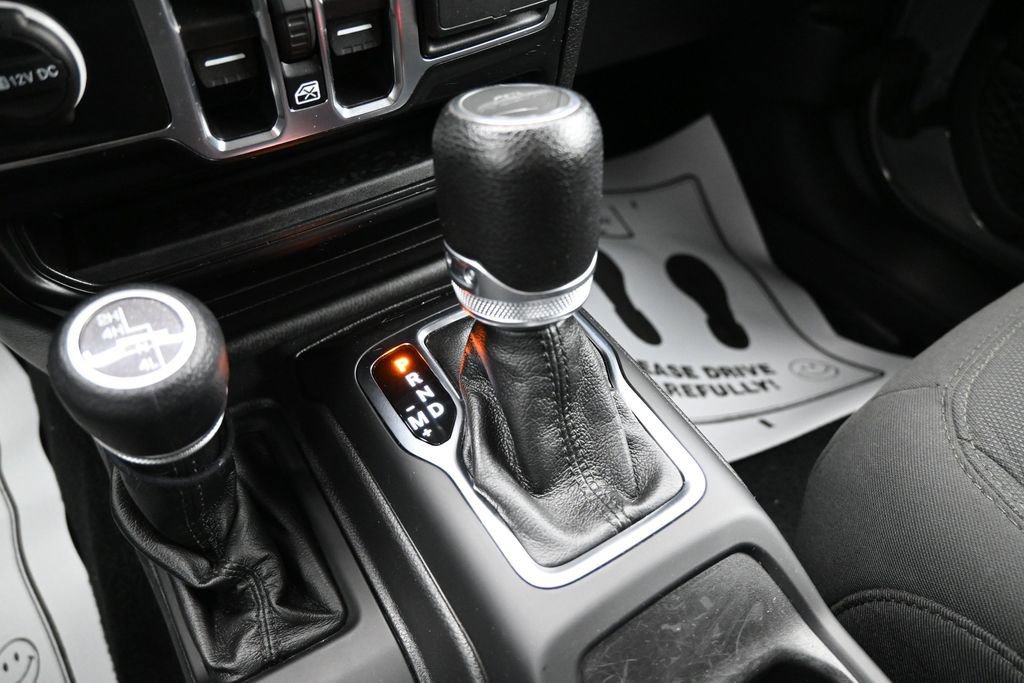 Used 2022 Jeep Gladiator Mojave AWD/4WD image 21
