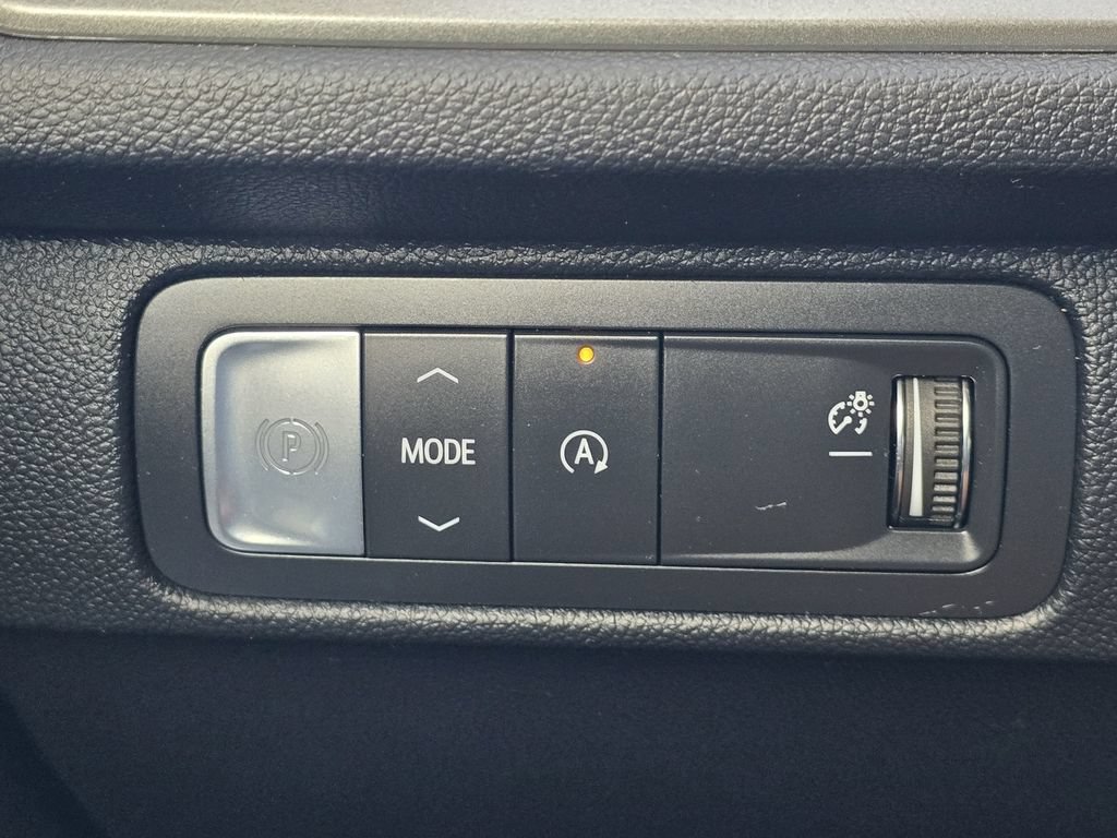 Used 2026 Chevrolet Traverse LT FWD image 23