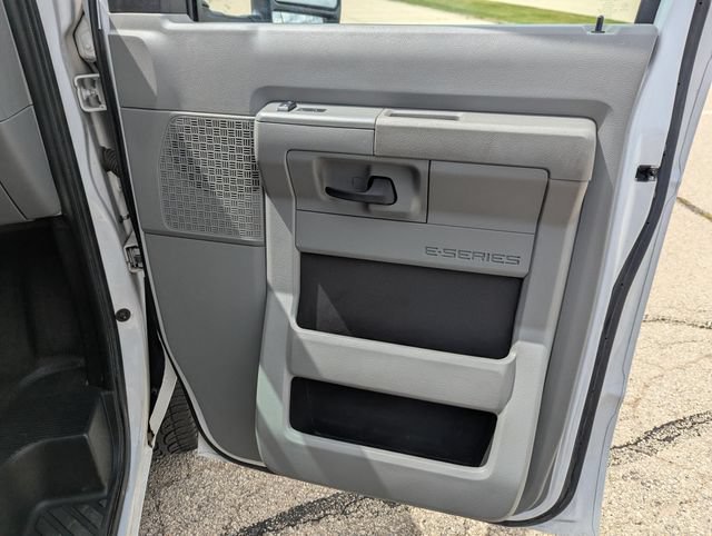 Used 2023 Ford E-450 and Econoline 450 Super Duty RWD image 17
