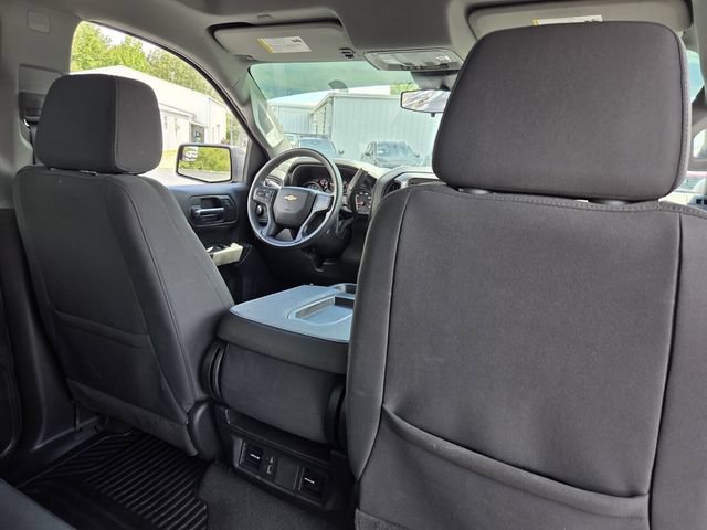 Used 2024 Chevrolet Silverado 1500 Custom w/ Turbomax Blackout Package AWD/4WD image 17