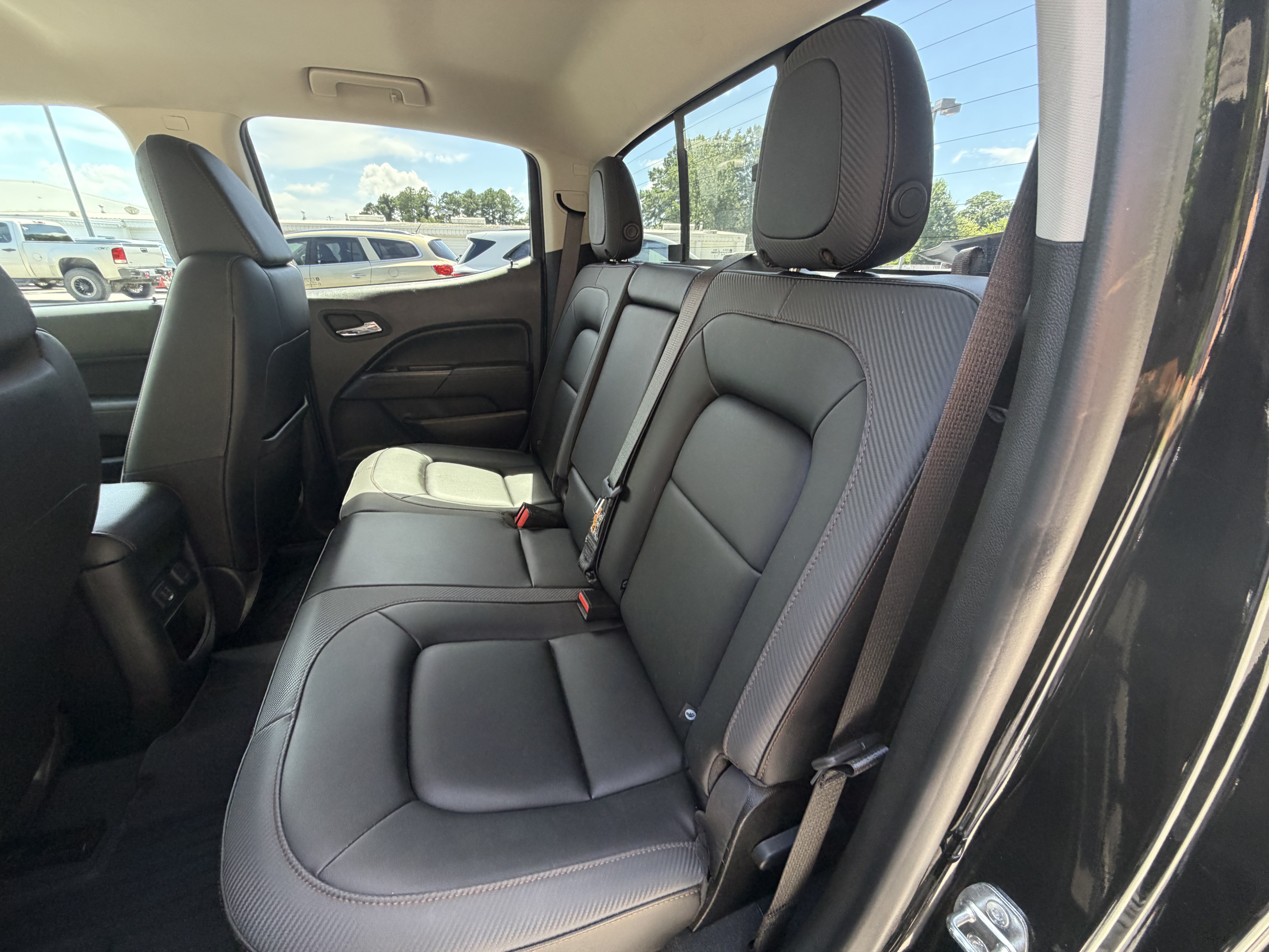 Used 2022 GMC Canyon AT4 w/ Trailering Package AWD/4WD image 15