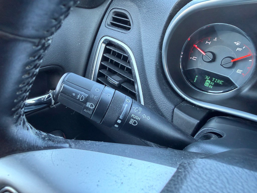 Used 2012 Dodge Avenger SXT Plus w/ Sun/Sound Group FWD image 17