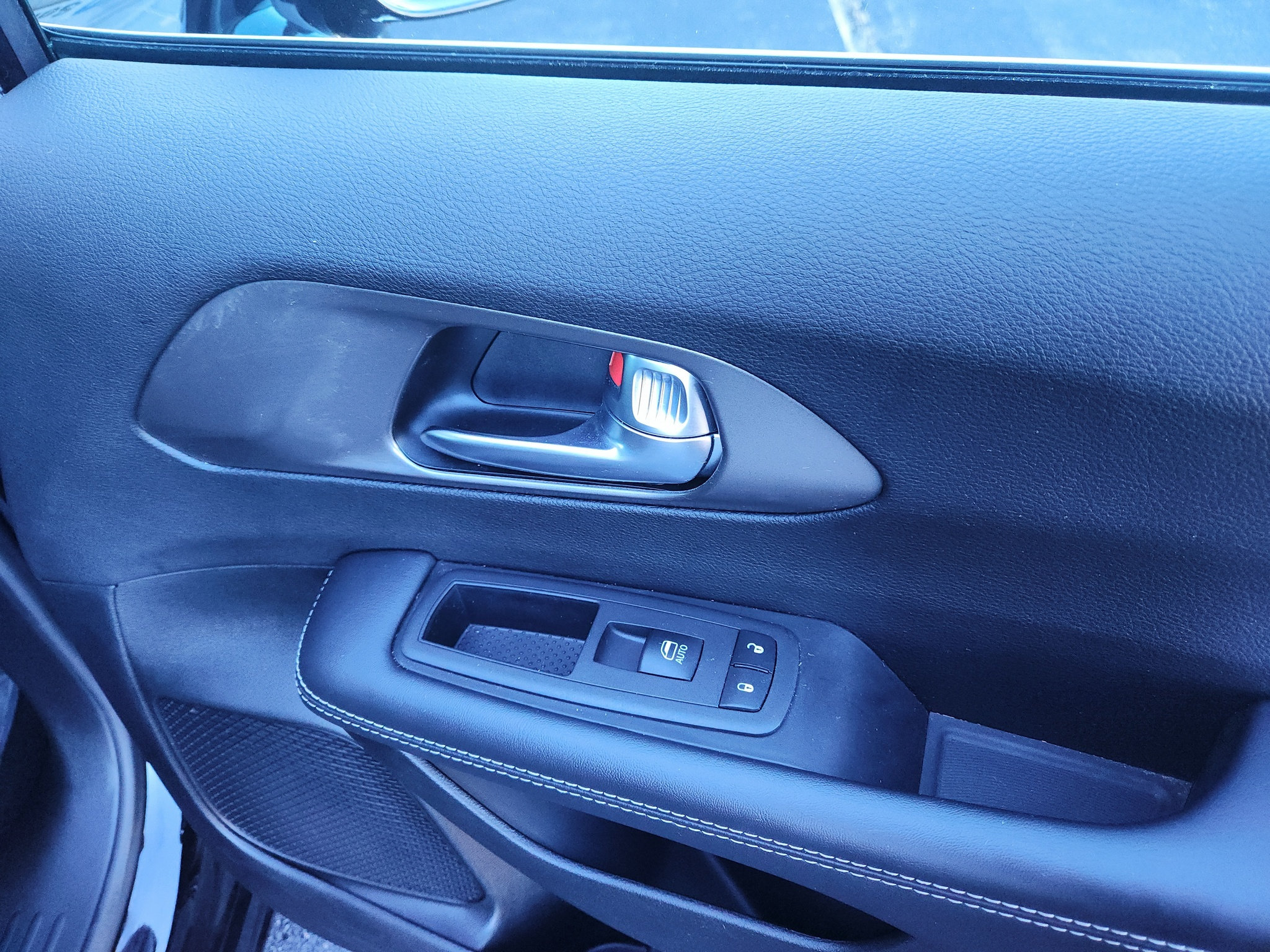 Used 2025 Chrysler Pacifica Select FWD image 32