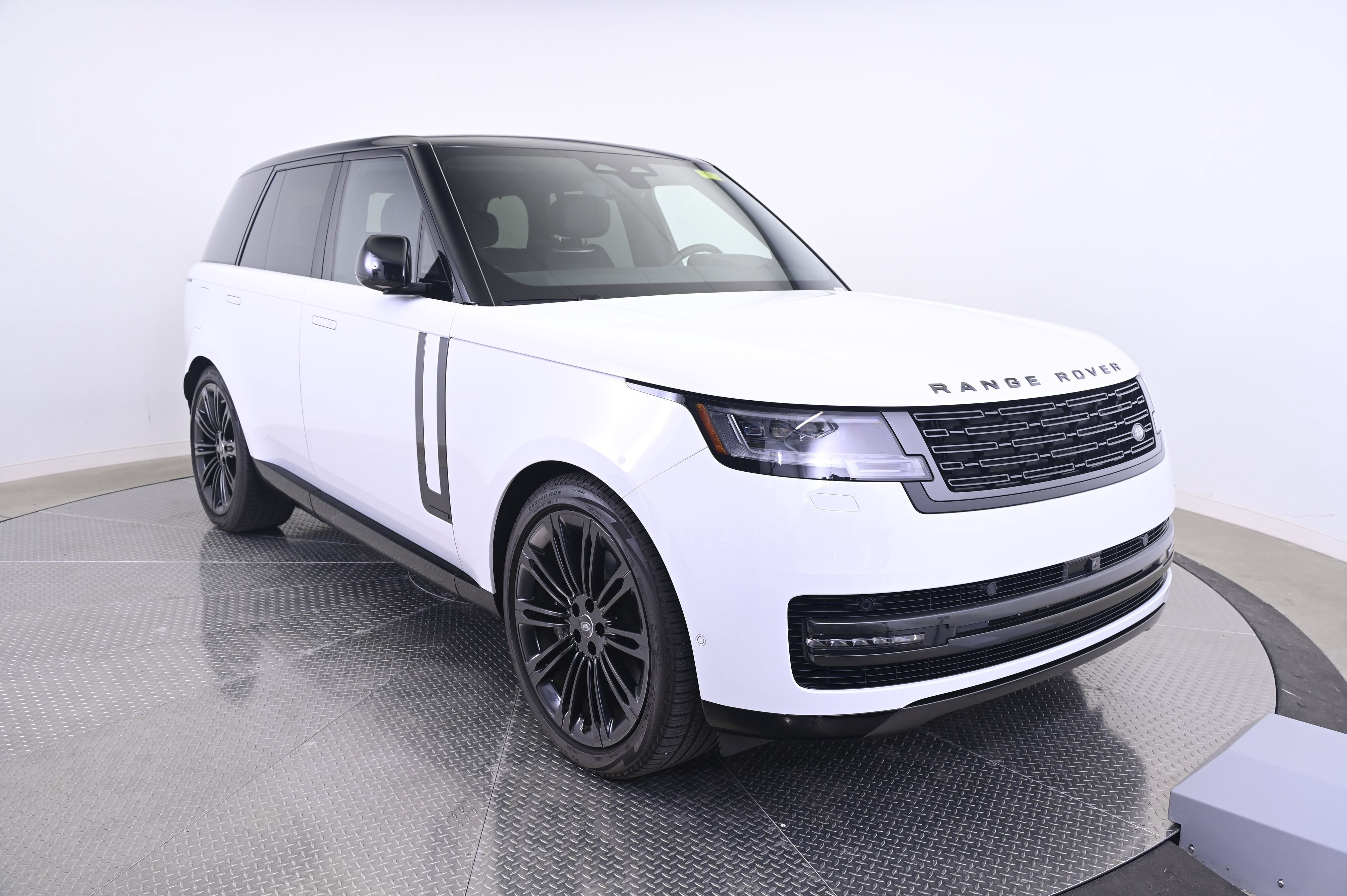 Used 2024 Land Rover Range Rover Autobiography AWD/4WD image 9