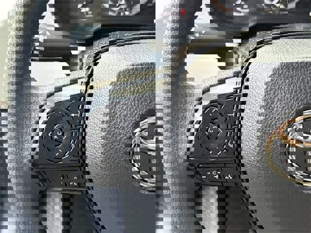 Used 2020 Toyota Corolla LE image 23