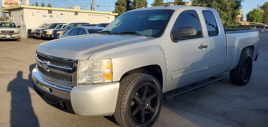 Used 2011 Chevrolet Silverado 1500 LS AWD/4WD image 1
