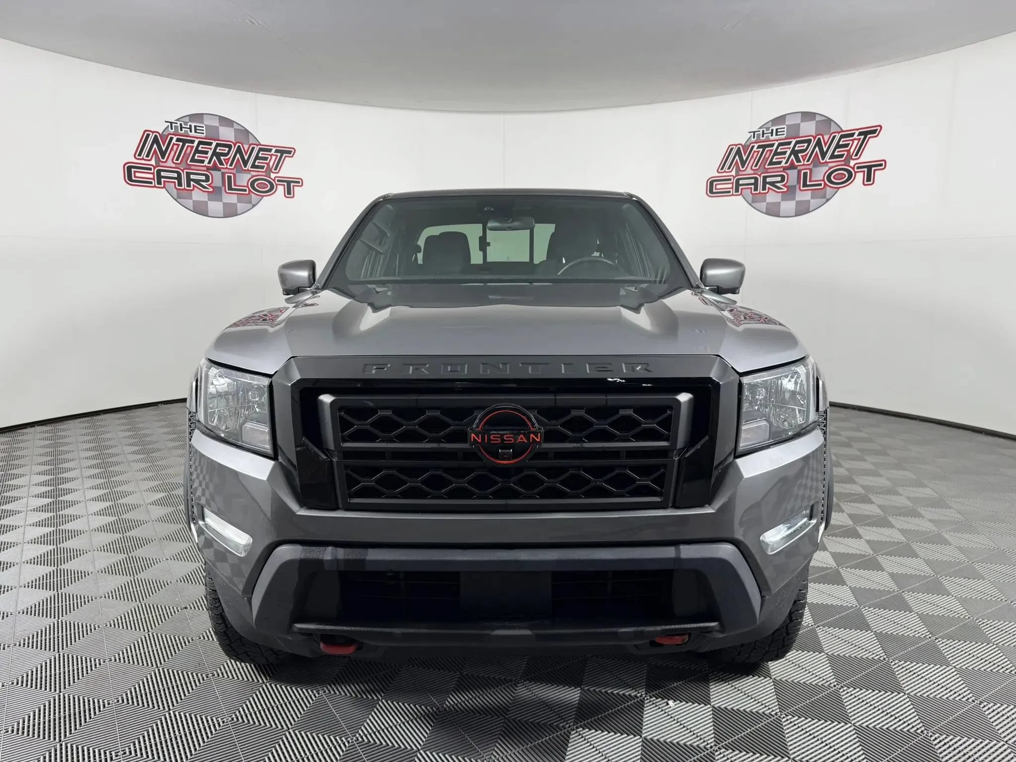 Used 2025 Nissan Frontier PRO-4X w/ Pro Convenience Package AWD/4WD image 2