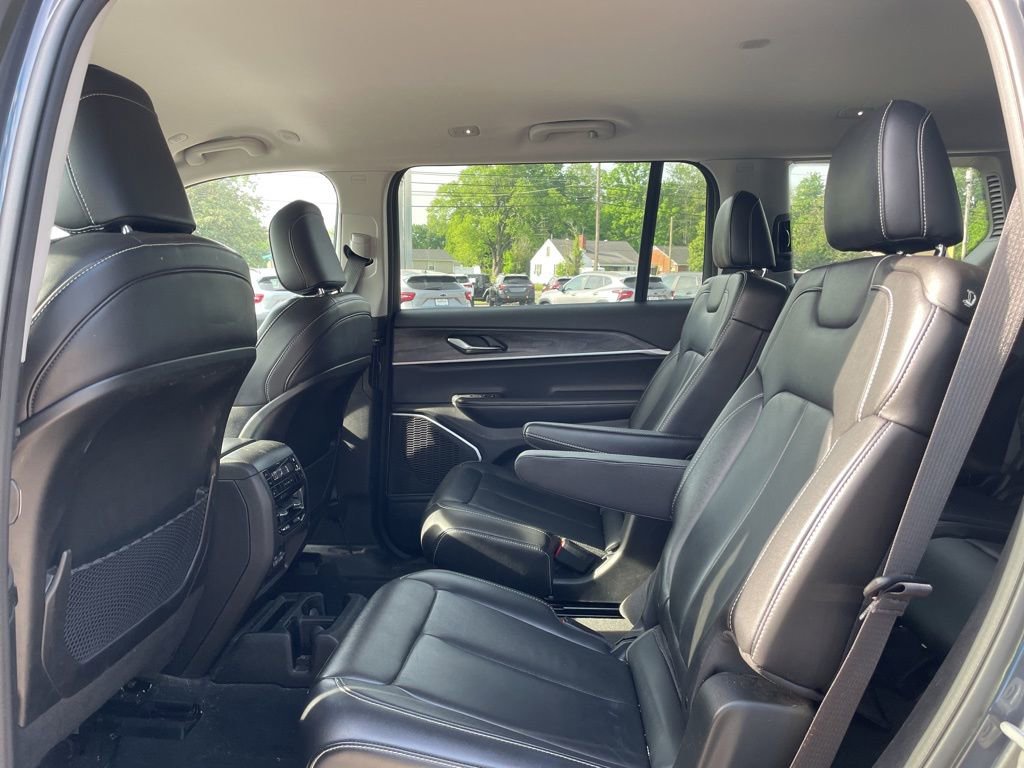 Used 2022 Jeep Grand Cherokee L Limited AWD/4WD image 14