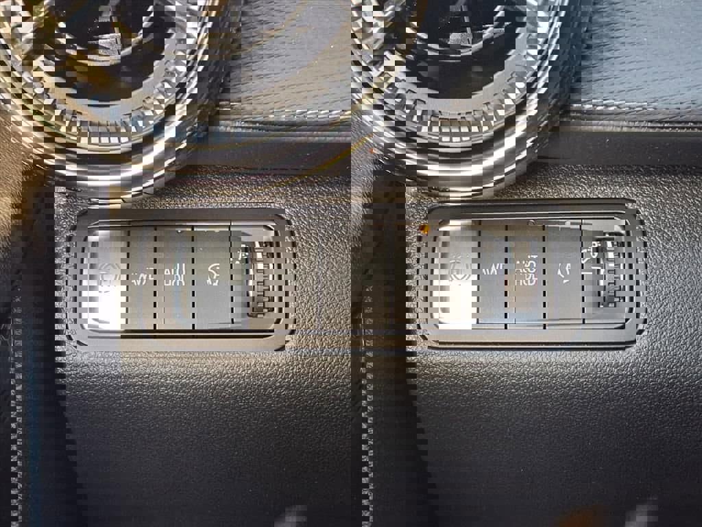 New 2026 Chevrolet Equinox LT w/ Convenience Package II image 10