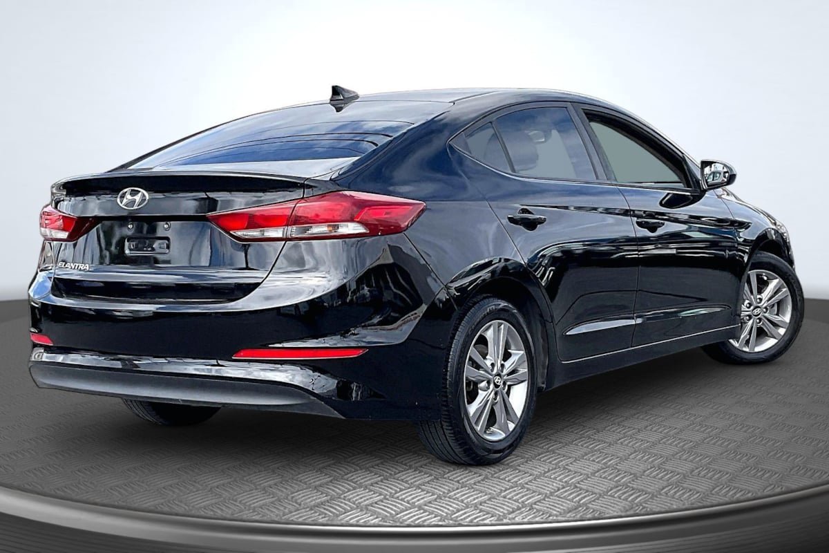 Used 2018 Hyundai Elantra Value Edition FWD image 13