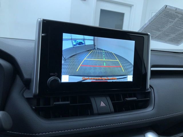 Used 2025 Toyota RAV4 LE AWD/4WD image 27