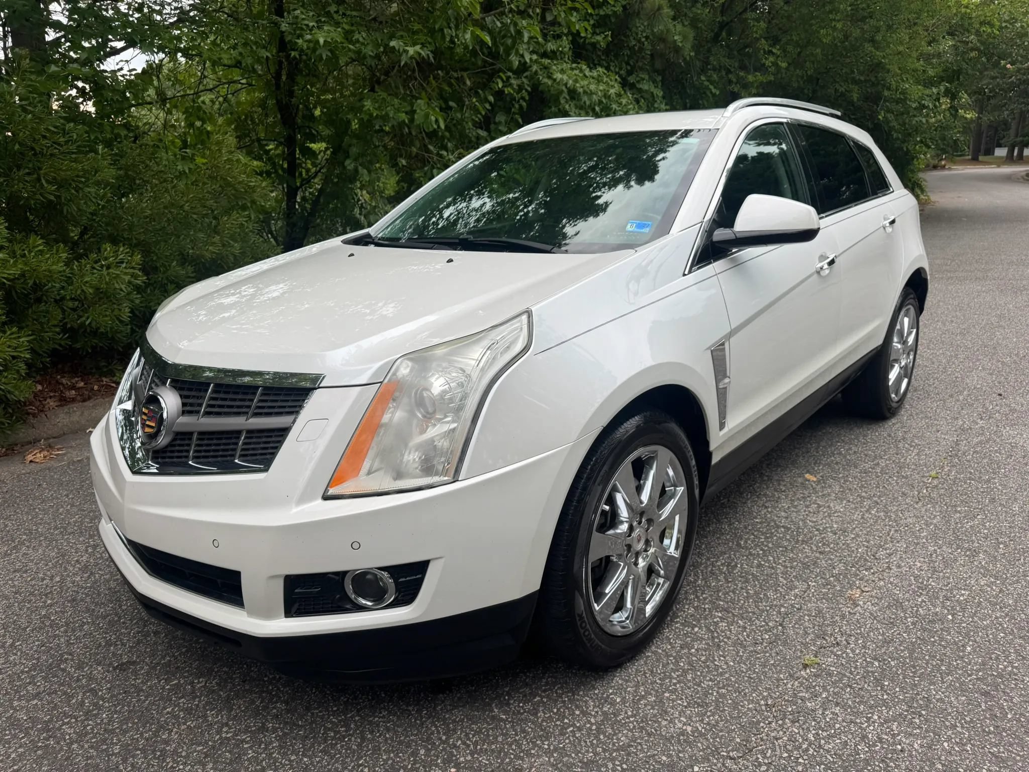 Used 2012 Cadillac SRX Premium FWD image 2