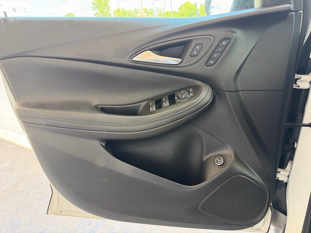 Used 2023 Buick Encore GX Essence w/ Advanced Technology Package AWD/4WD image 19