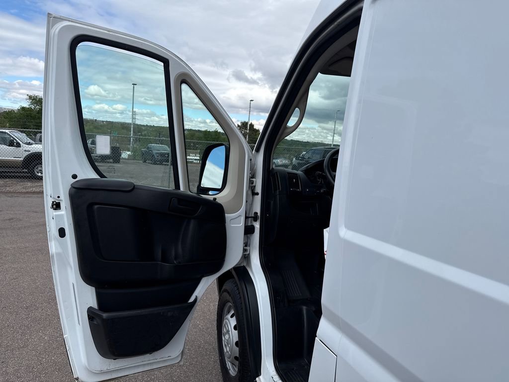 Used 2019 RAM ProMaster 2500 w/ Premium Appearance Group FWD image 12