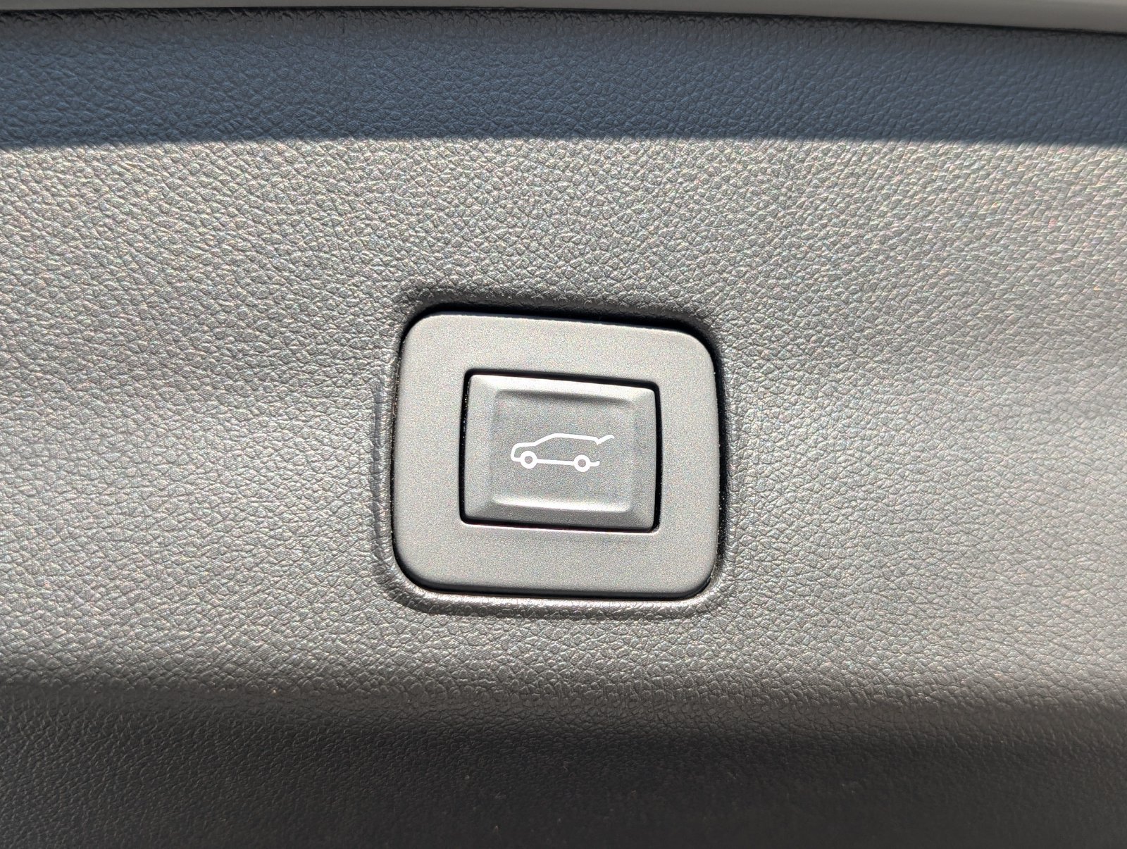 Used 2025 Chevrolet TrailBlazer LT w/ Convenience Package FWD image 35