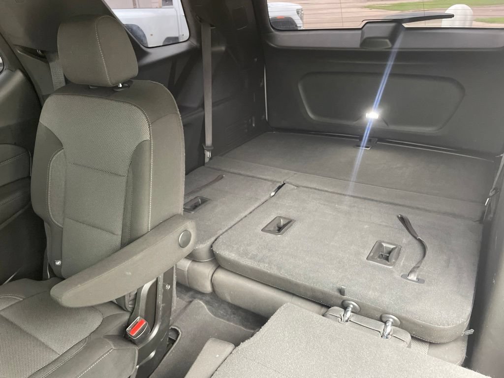 Used 2023 Chevrolet Traverse LT FWD image 35
