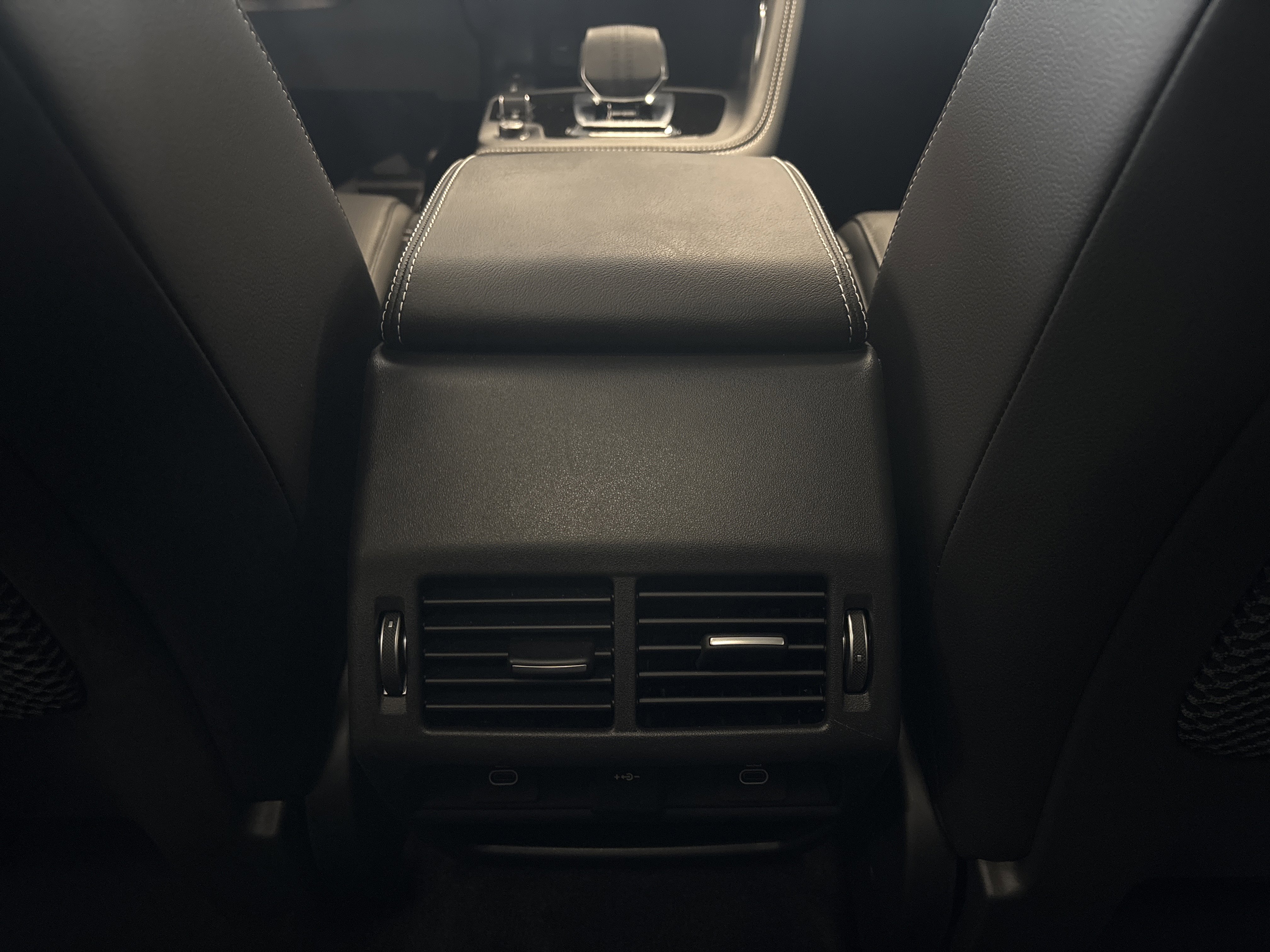 Used 2024 Jaguar E-PACE R-Dynamic SE image 19