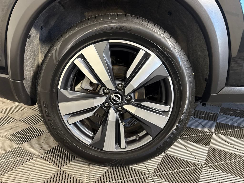 Used 2024 Nissan Rogue SL AWD/4WD image 13