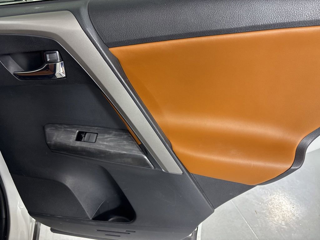 Used 2017 Toyota RAV4 Platinum FWD image 20
