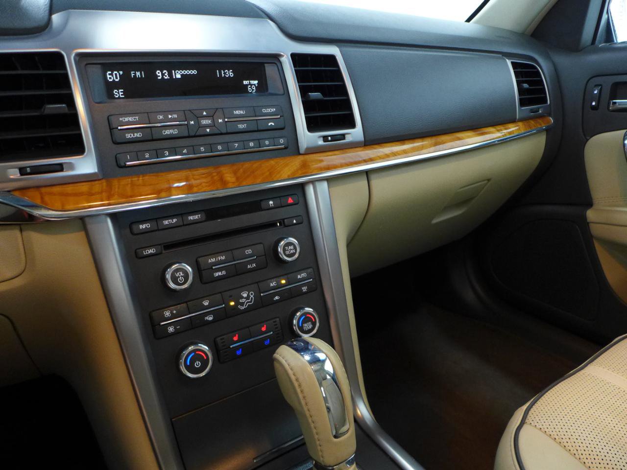 Used 2011 Lincoln MKZ FWD image 22