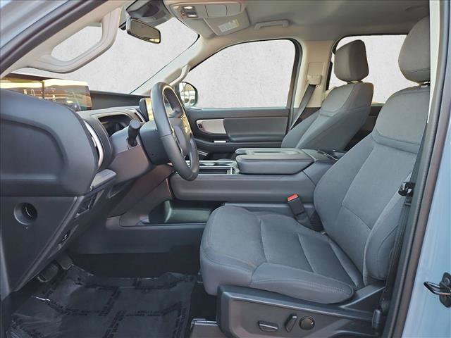 Used 2025 Ford Expedition Active RWD image 14