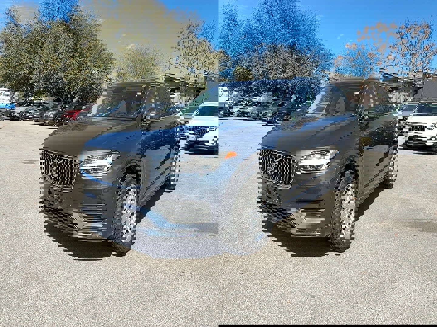 Used 2021 Volvo XC90 T5 Momentum w/ Protection Package Premier image 2