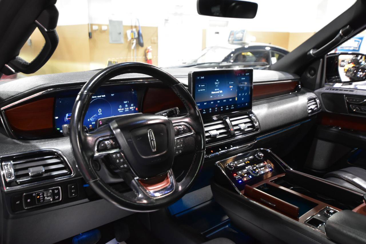 Used 2023 Lincoln Navigator Reserve AWD/4WD image 18