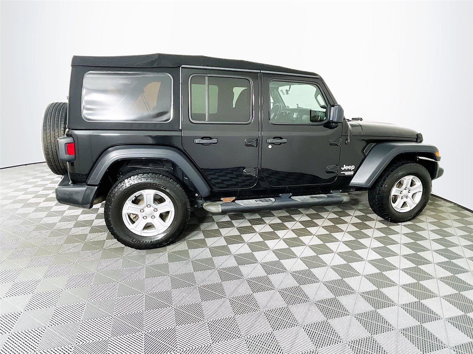 Used 2018 Jeep Wrangler Unlimited Sport S image 10